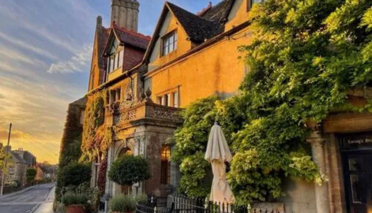 Executive airport transfers in Calne providing comfortable transport to town centre accommodation