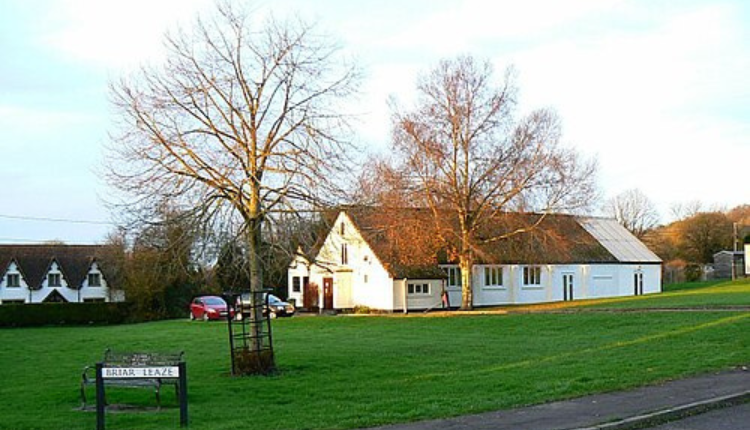 Executive airport transfers in Calne providing reliable transport to Compton Bassett