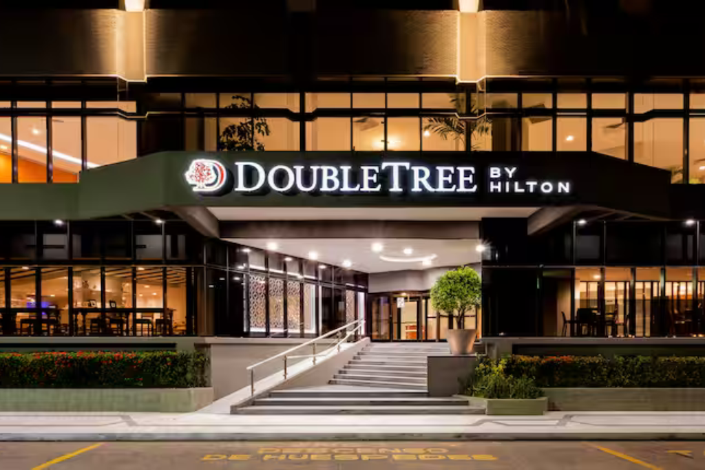 Entrance of DoubleTree by Hilton Cheltenham, ideal for hotel chauffeur services and Cheltenham airport transfers.