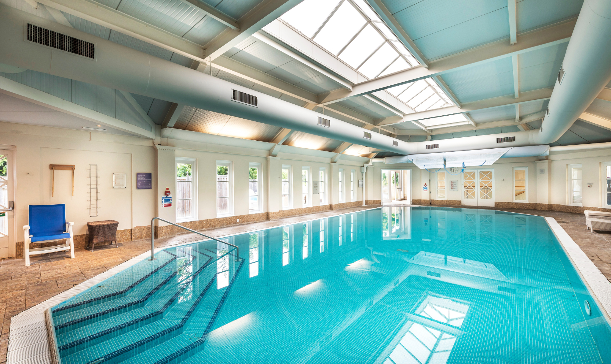 Bath-airport-transfers providing reliable transport to Macdonald Bath Spa Hotel in Bath