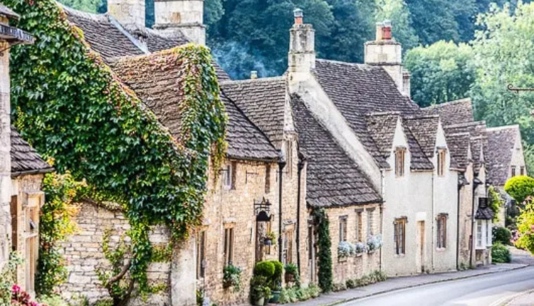 Stone cottages along a village road in Stratton, Cirencester