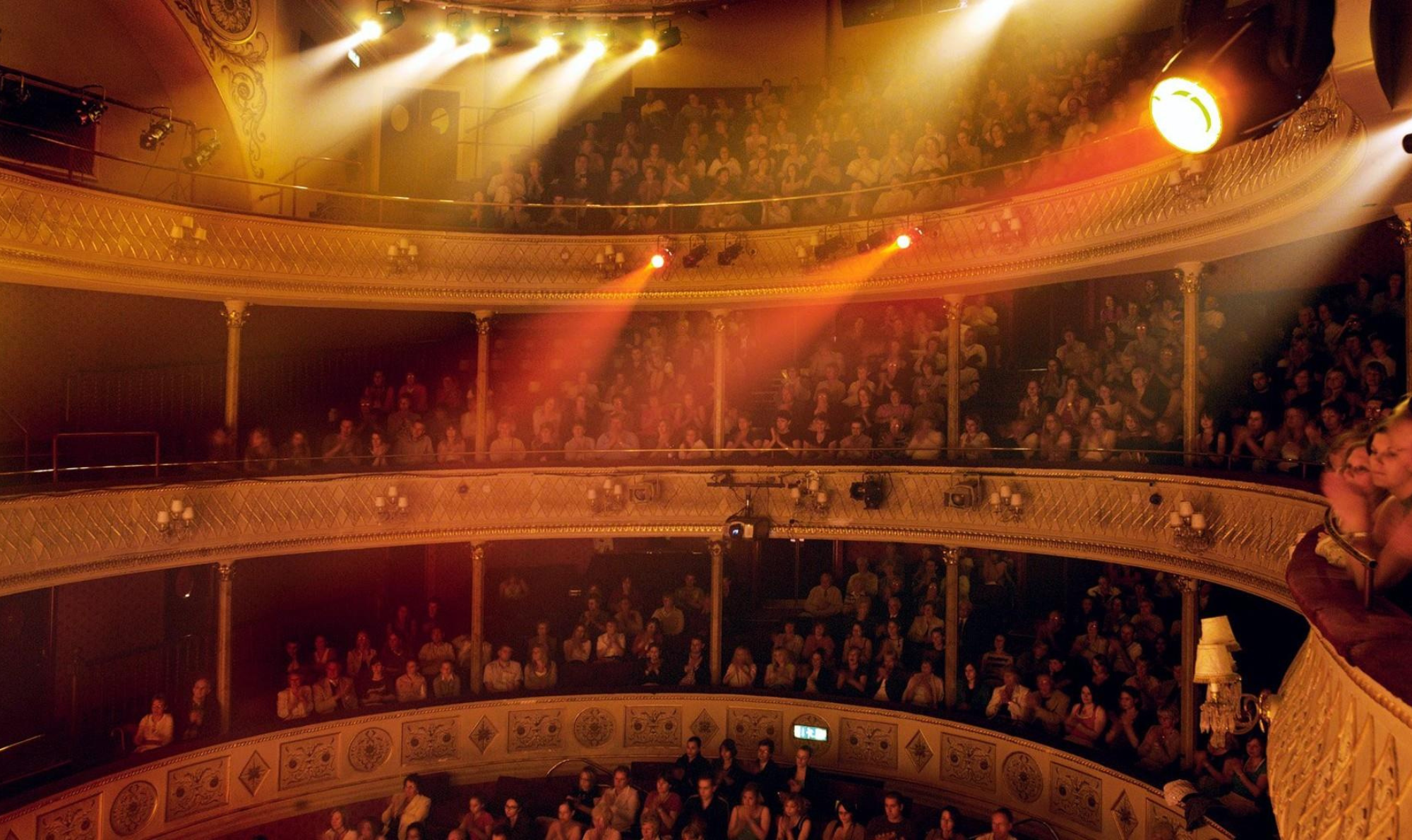 Bath-airport-transfers providing convenient access to Theatre Royal Bath for visitors