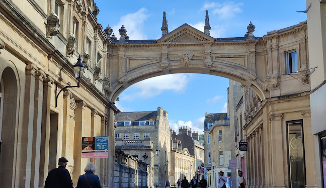 Bath-airport-transfers providing reliable transport to Bath city centre